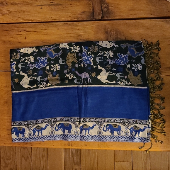 Scarf - Picture 1 of 4